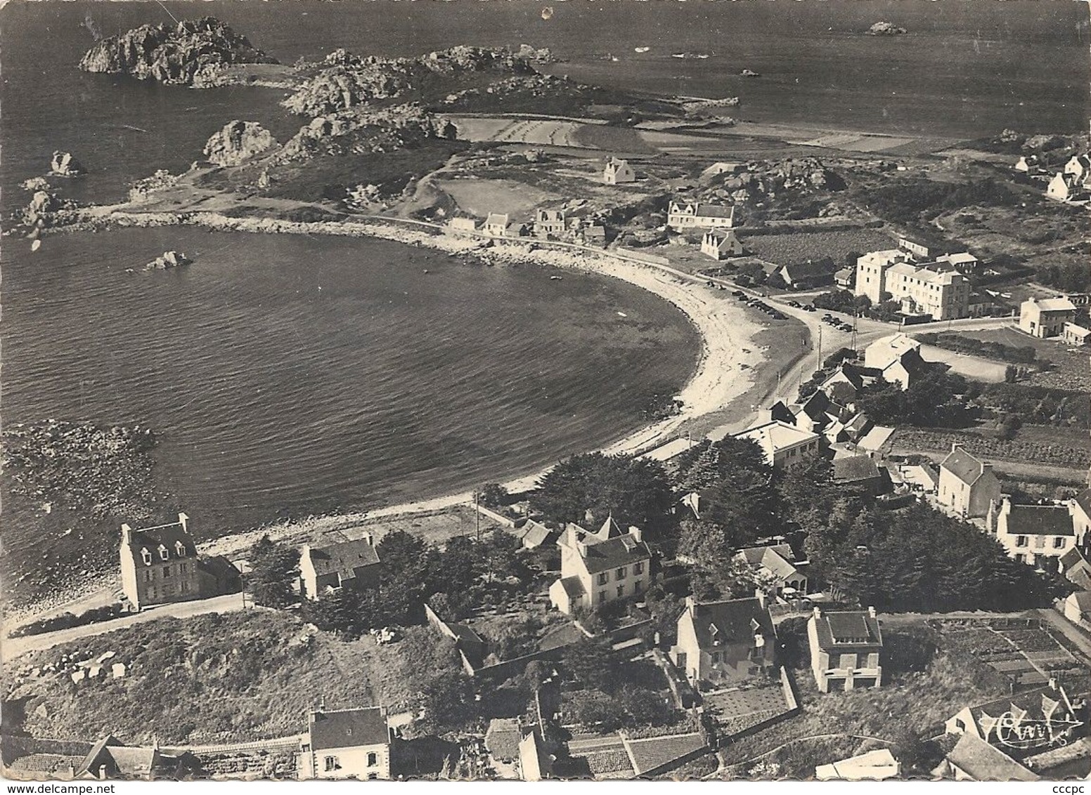 CPSM Plougasnou vue générale aérienne de la pointe vers la Mer
