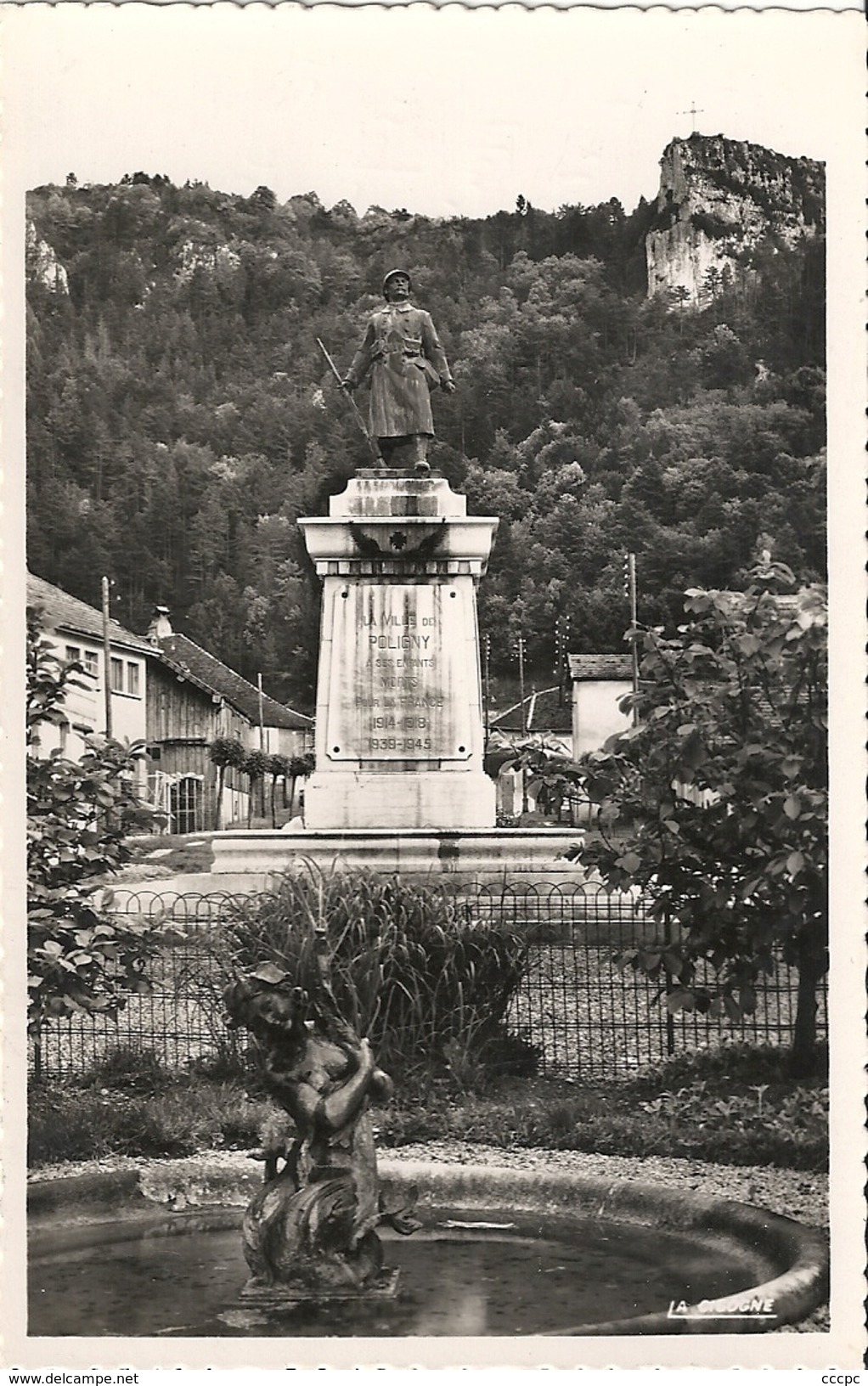 CPSM Poligny Monument aux Morts et Croix du Dam