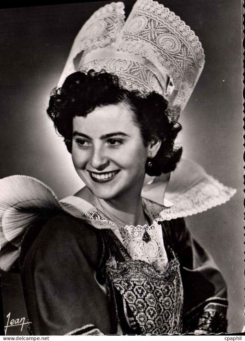 CPSM Pont Aven Costume