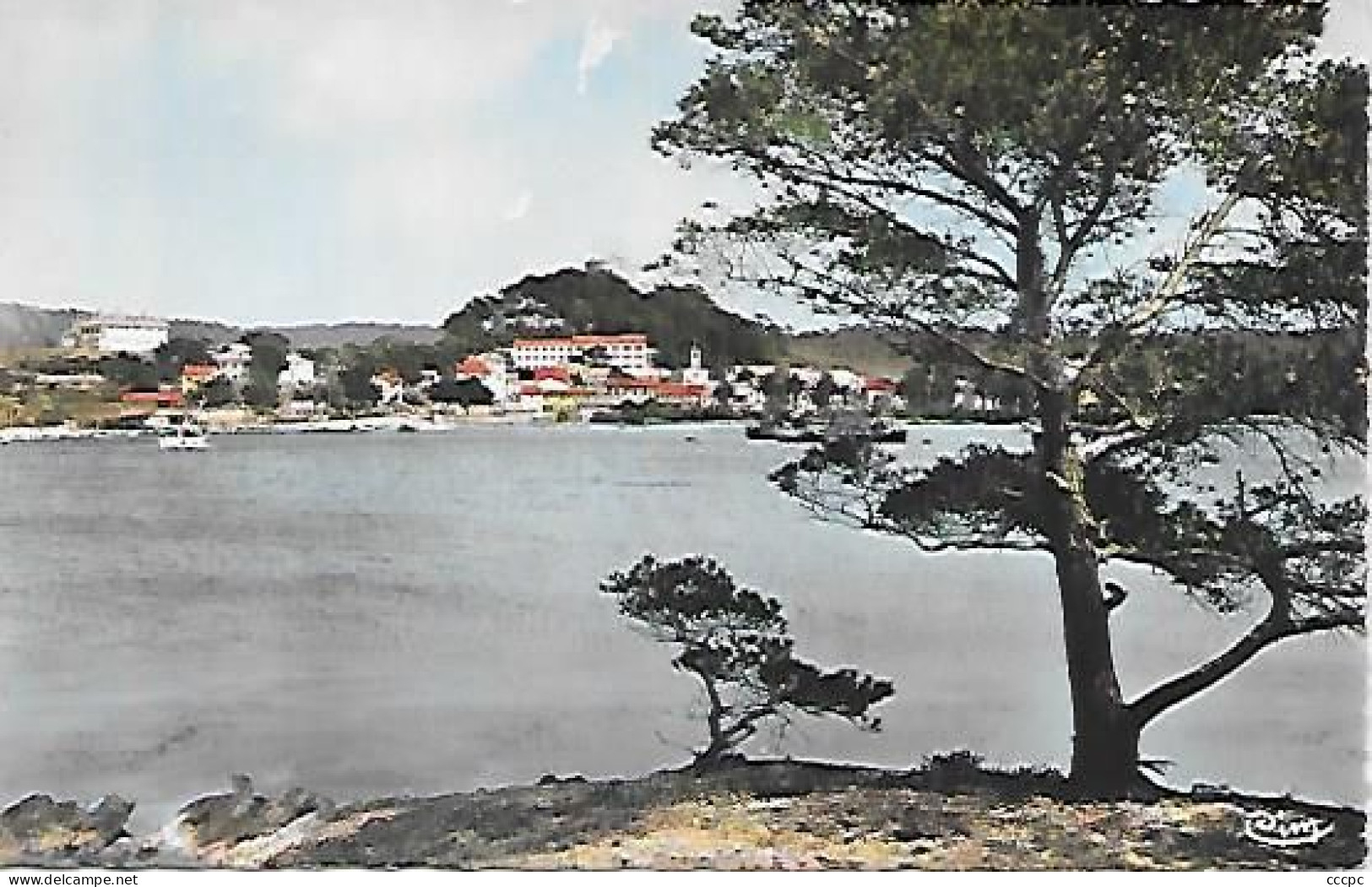 CPSM Porquerolles Echappée sur le Village