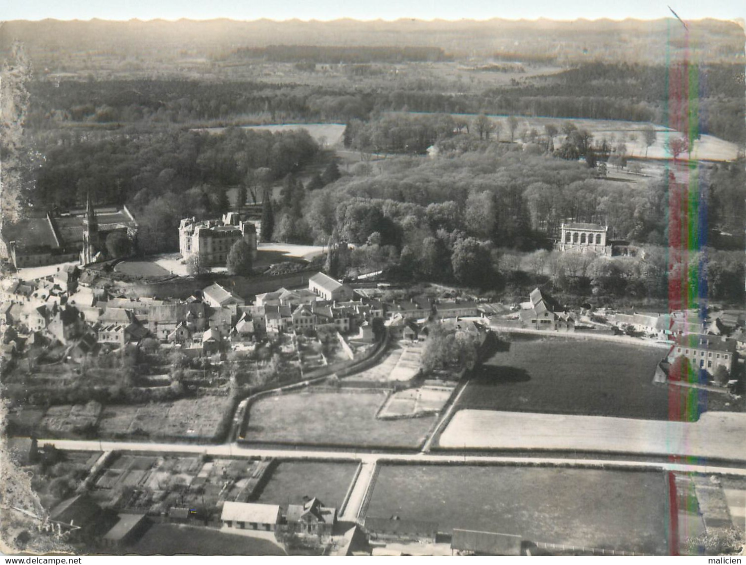 cpsm -ref-AF691- sarthe - MONTFORT LE ROTROU - MONTFORT LE GESNOIS - chateau et haras - vue aerienne -