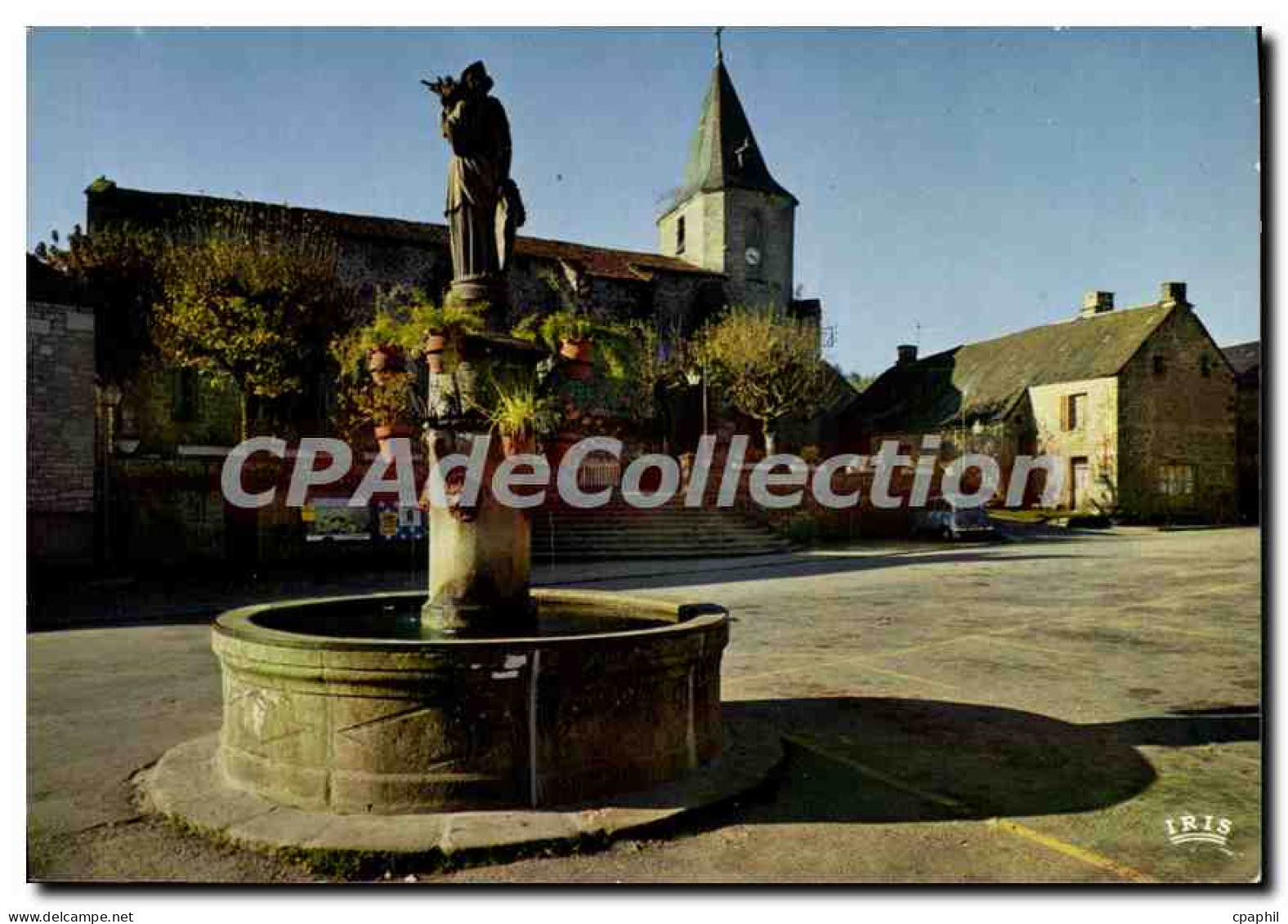 CPSM Royere La Place La Fontaine Et I'Eglise