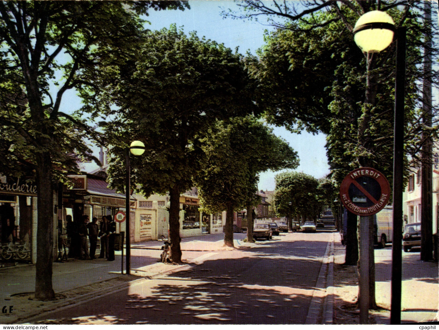 CPSM Saint Fargeau Ponthierry (Seine et Marne) Au petit Tabac Garnier Bar Tabac Journaux avenus Beau