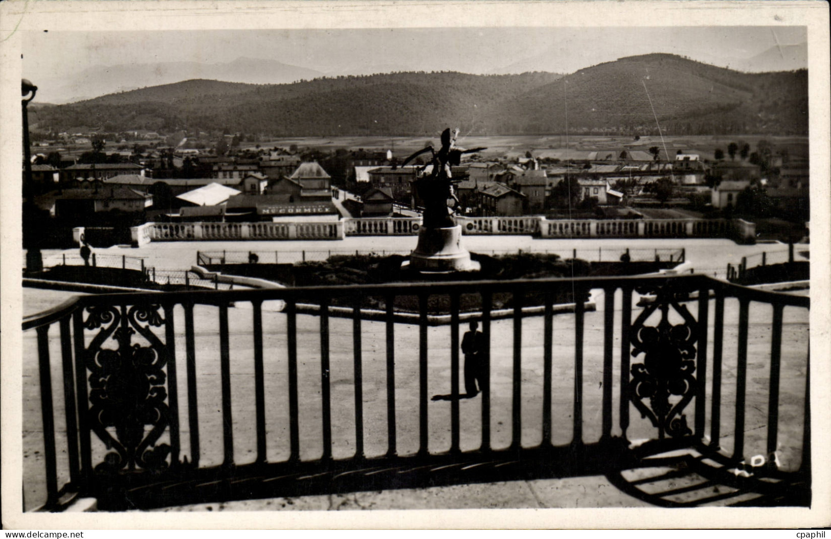 CPSM Saint Gaudens Belvedere Vue sur les Pyrenees