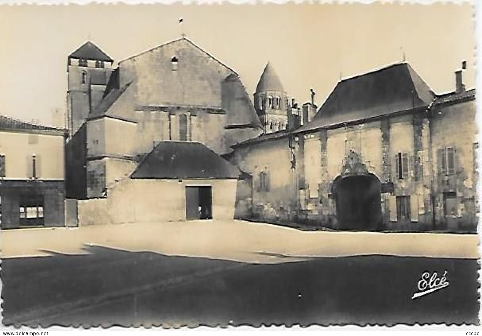 CPSM Saintes Vieille Eglise