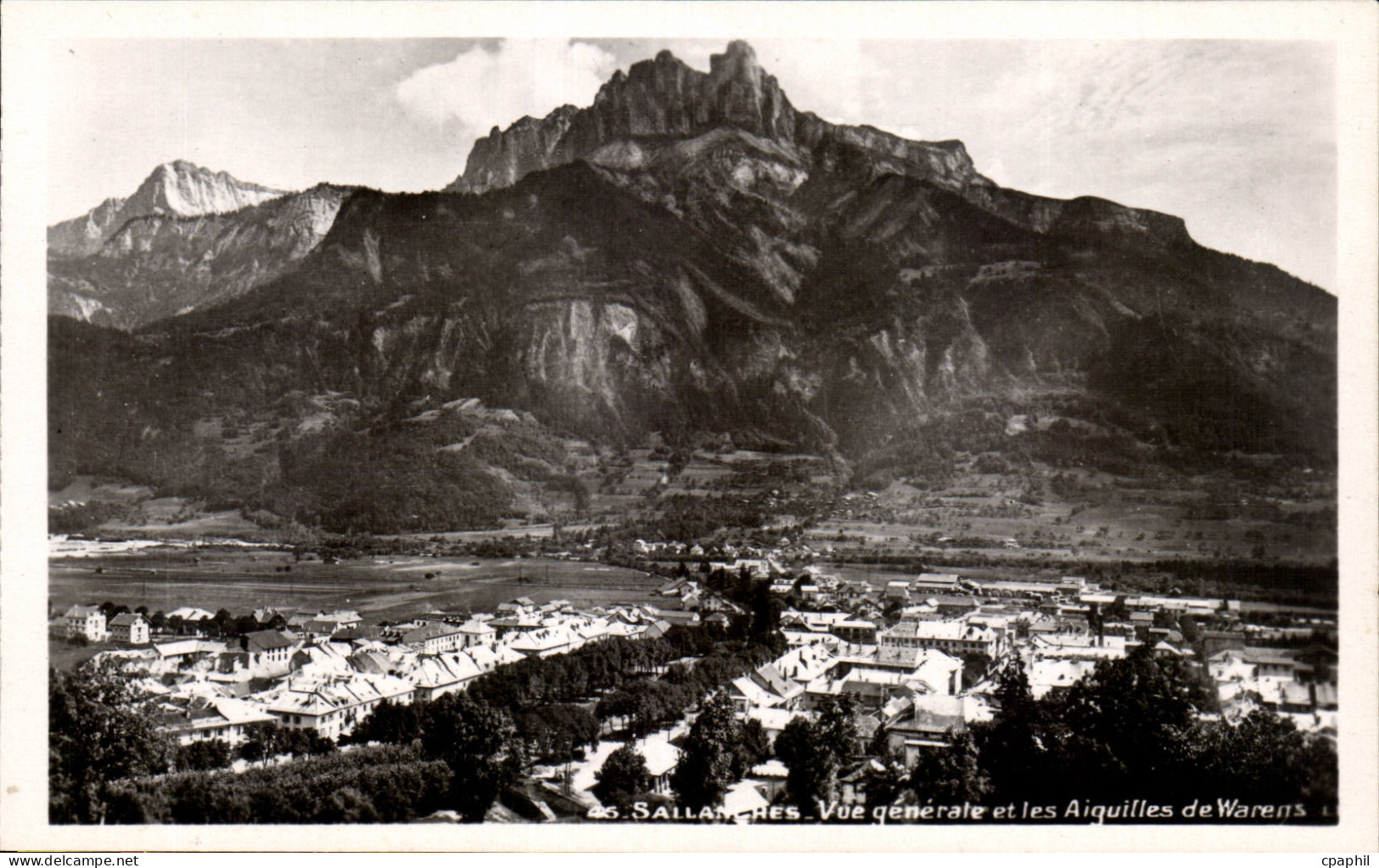 CPSM Sallanches Vue generale et les aiguilles de Warens