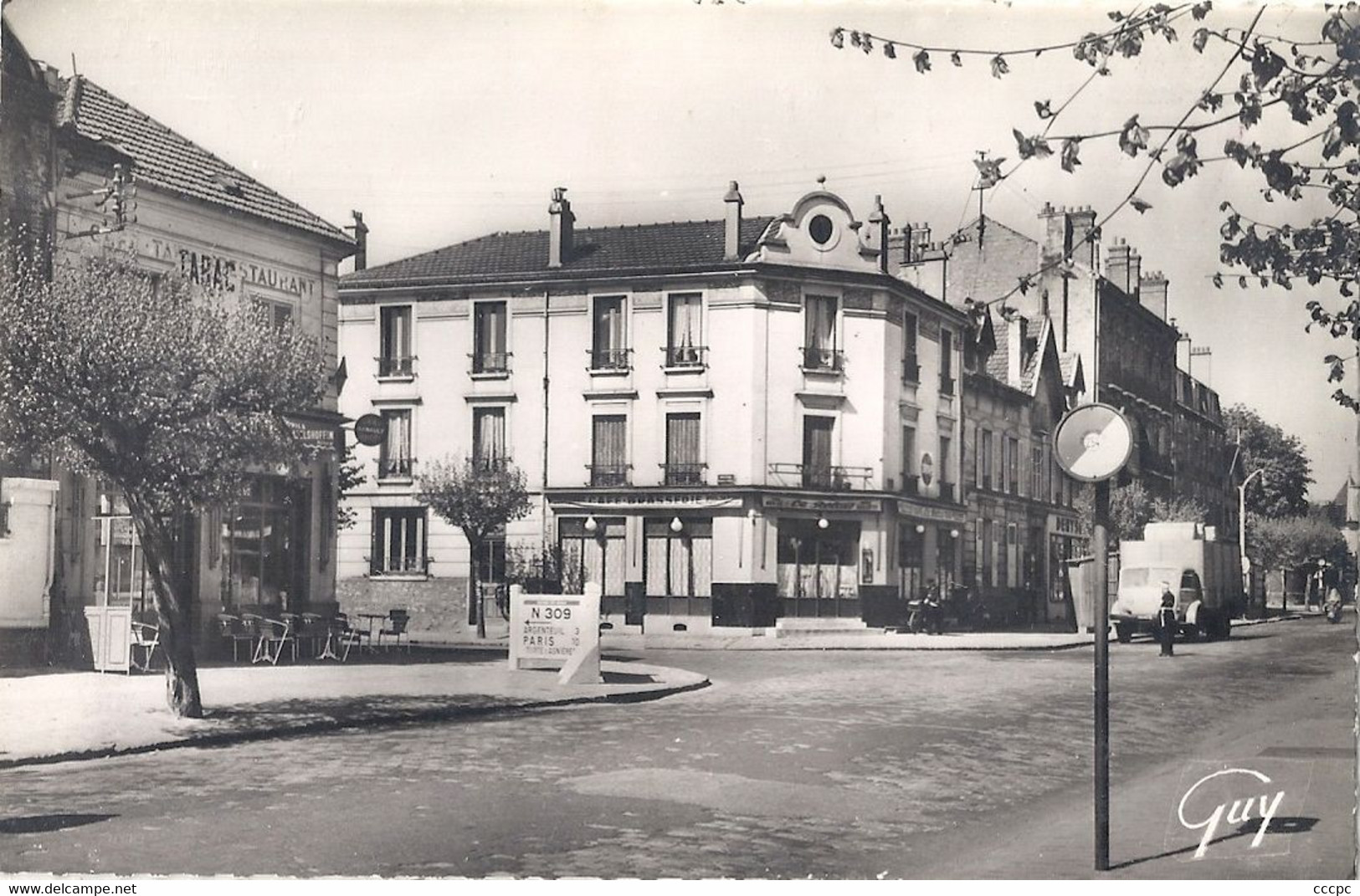 CPSM Sannois Carrefour Gabriel Péri et Général de Gaulle