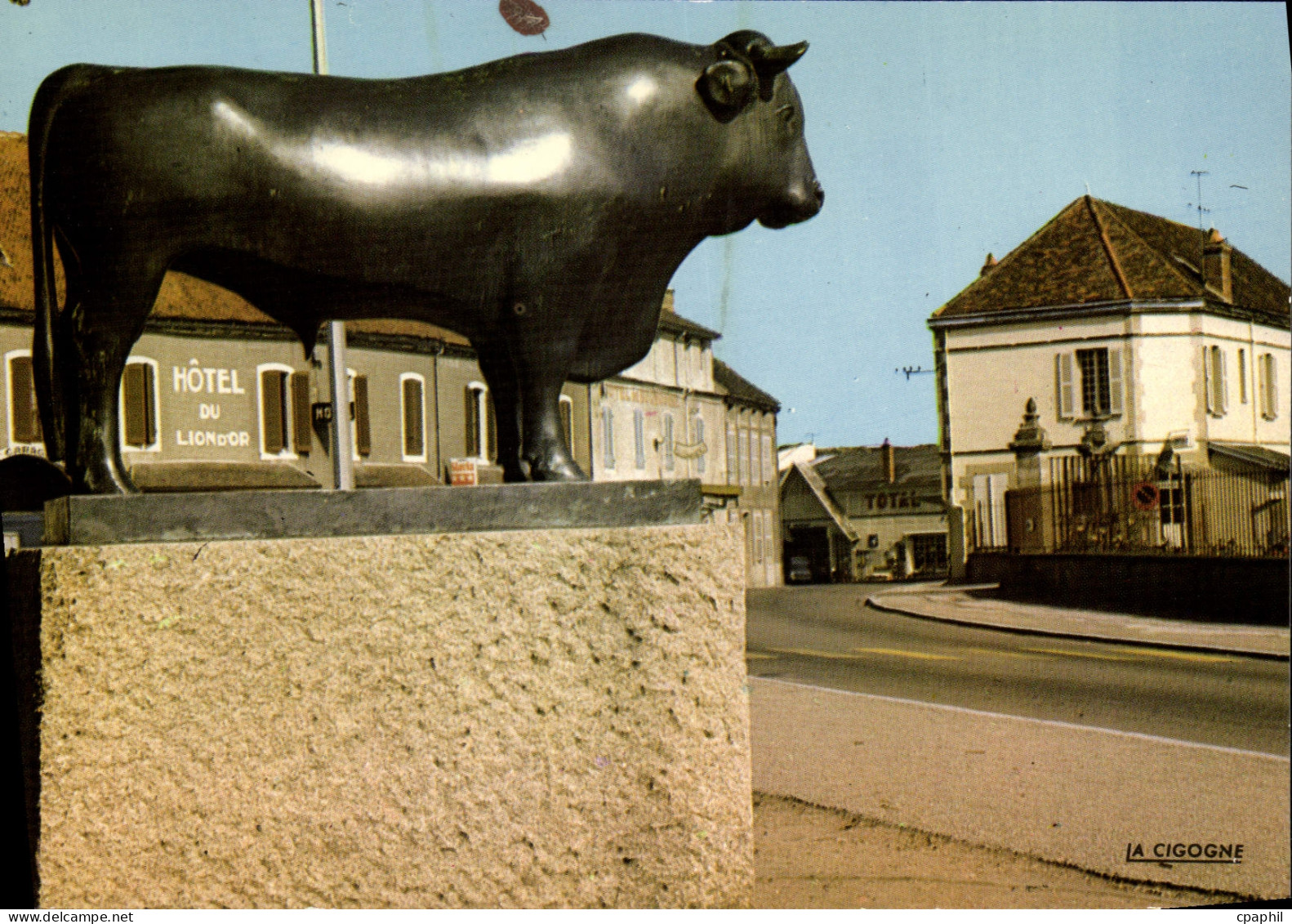 CPSM SAULIEU le taureau Pompon