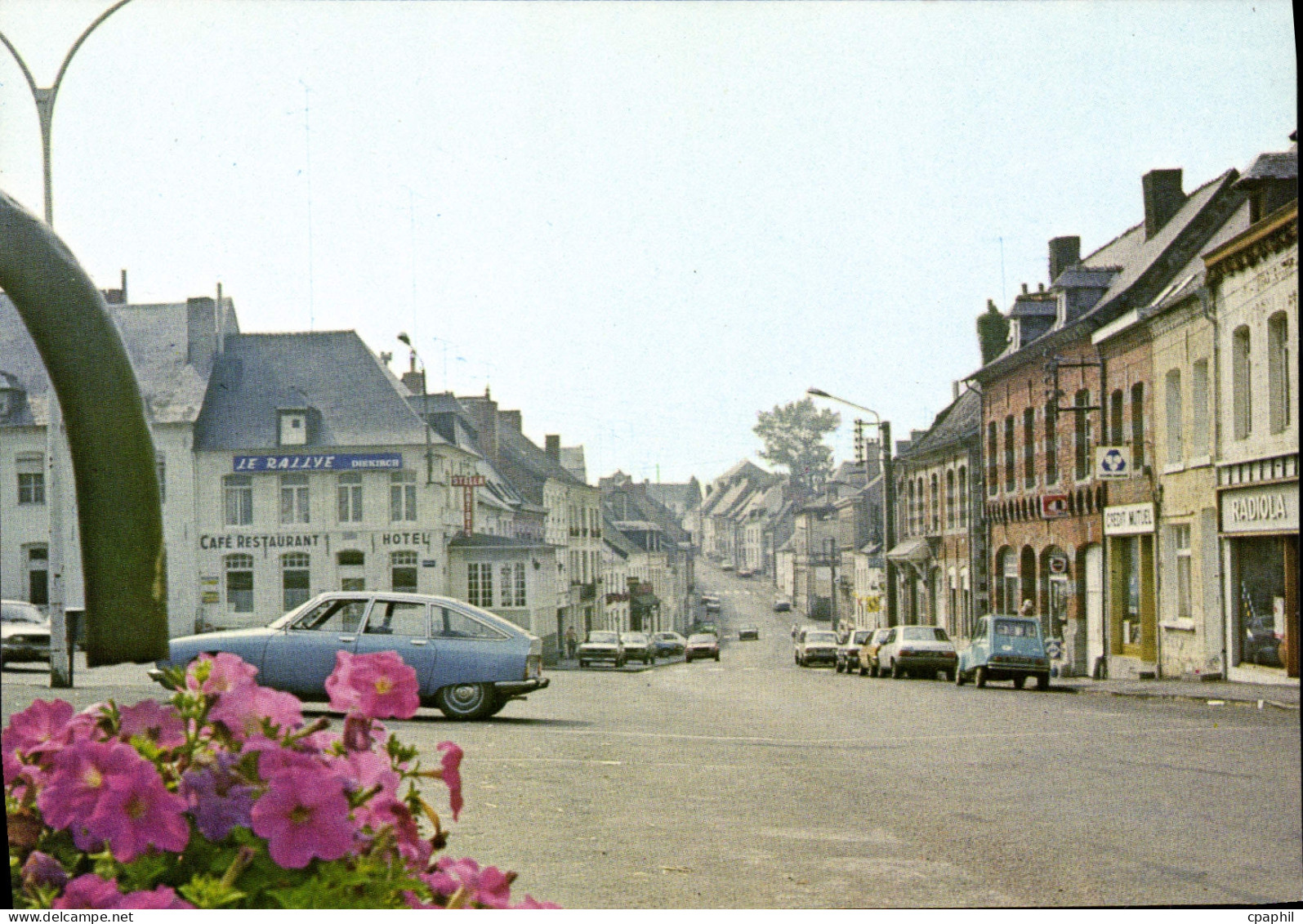 CPSM Solre Le Chateau Grand Rue