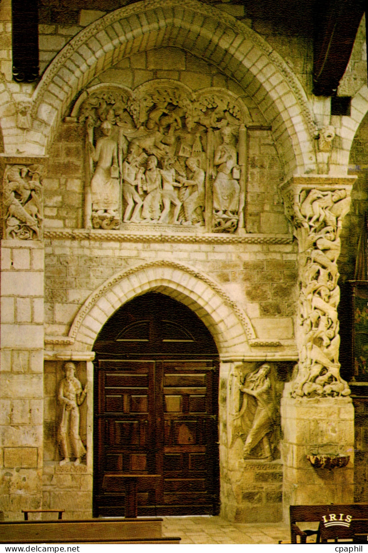 CPSM Souillac Lat Eglise abbatiale Portail Interieur