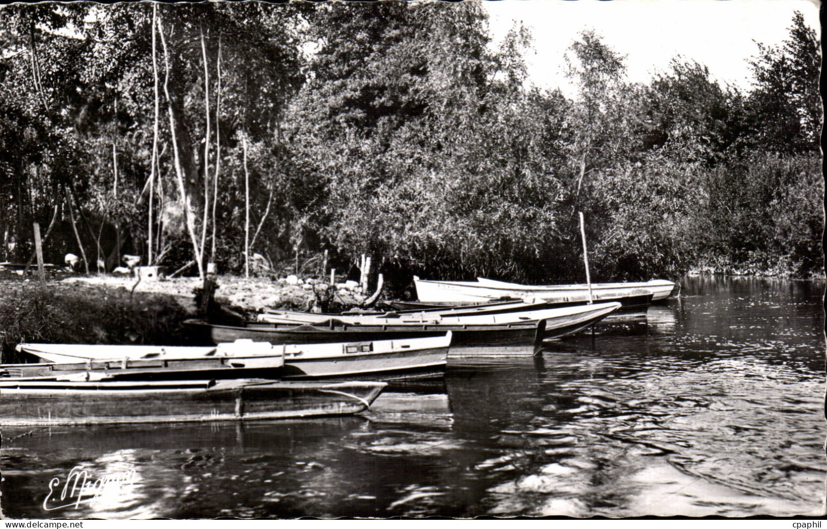 CPSM Souppes sur Loing Les bords du Loing L embarcadere