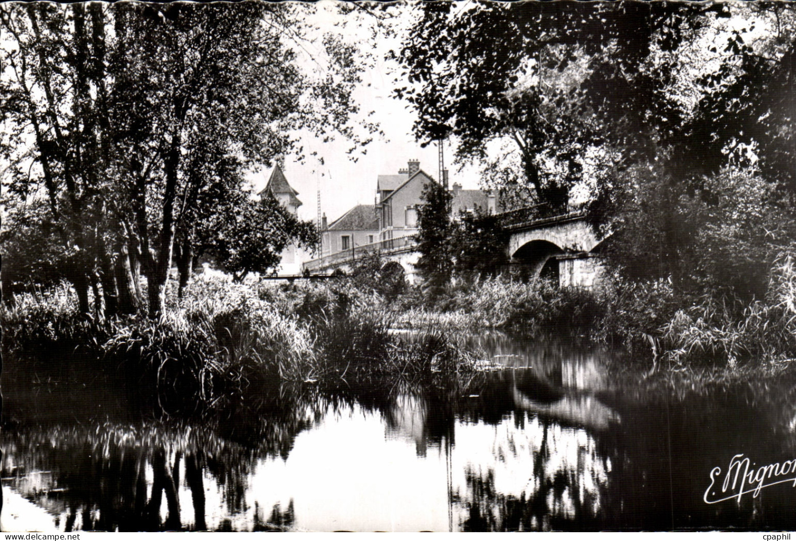 CPSM Souppes sur Loing Les bords du Loing Le pont