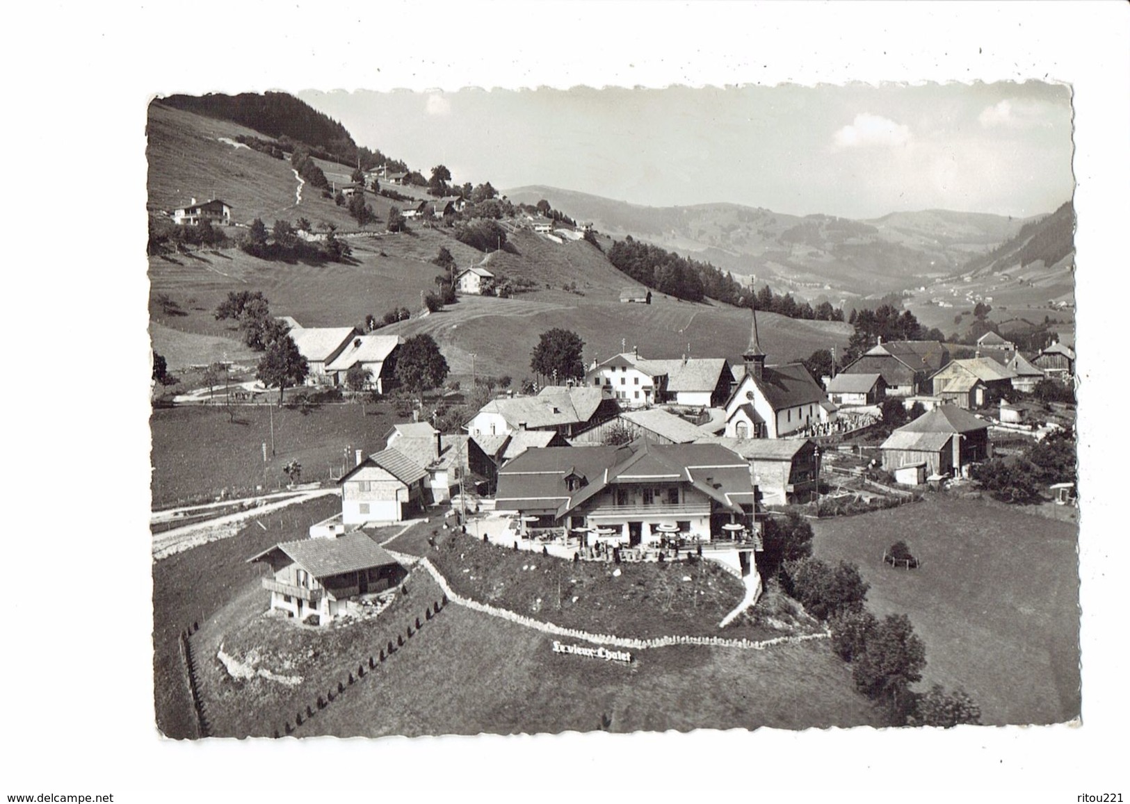 cpsm - Suisse - CRESUZ - en avion au dessus de ... FR 977 perrochet - LE VIEUX CHALET