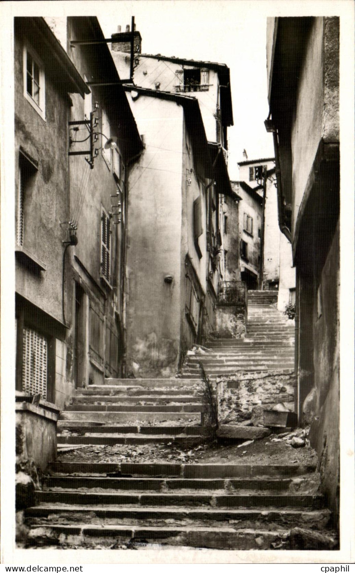 CPSM Thiers Rue des Forgerons