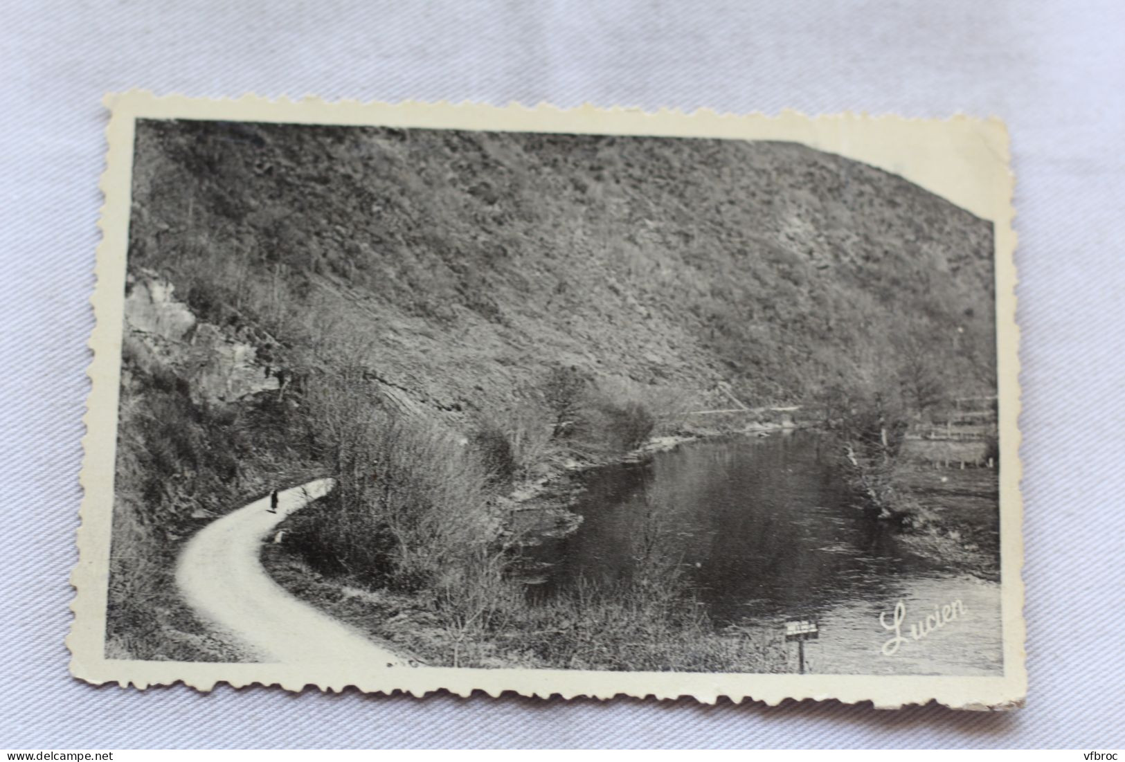 Cpsm, Thury Harcourt, un joli coin au pont de la Mousse, Calvados 14