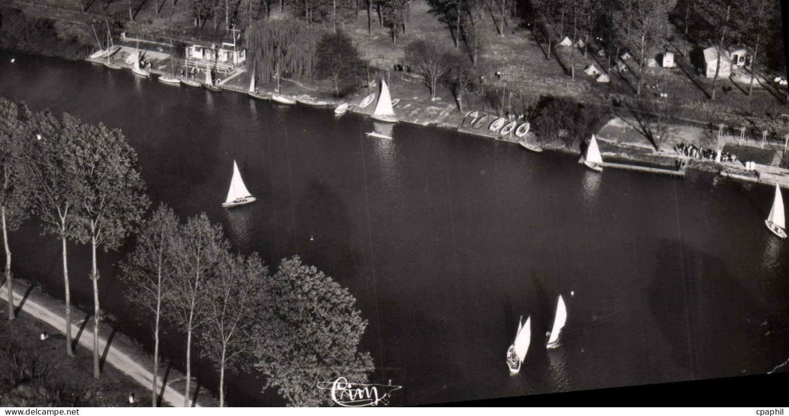 CPSM Vaires dur Marne (S et M) Vue aerienne sur la Marne et le Terrain de Camping du T C F