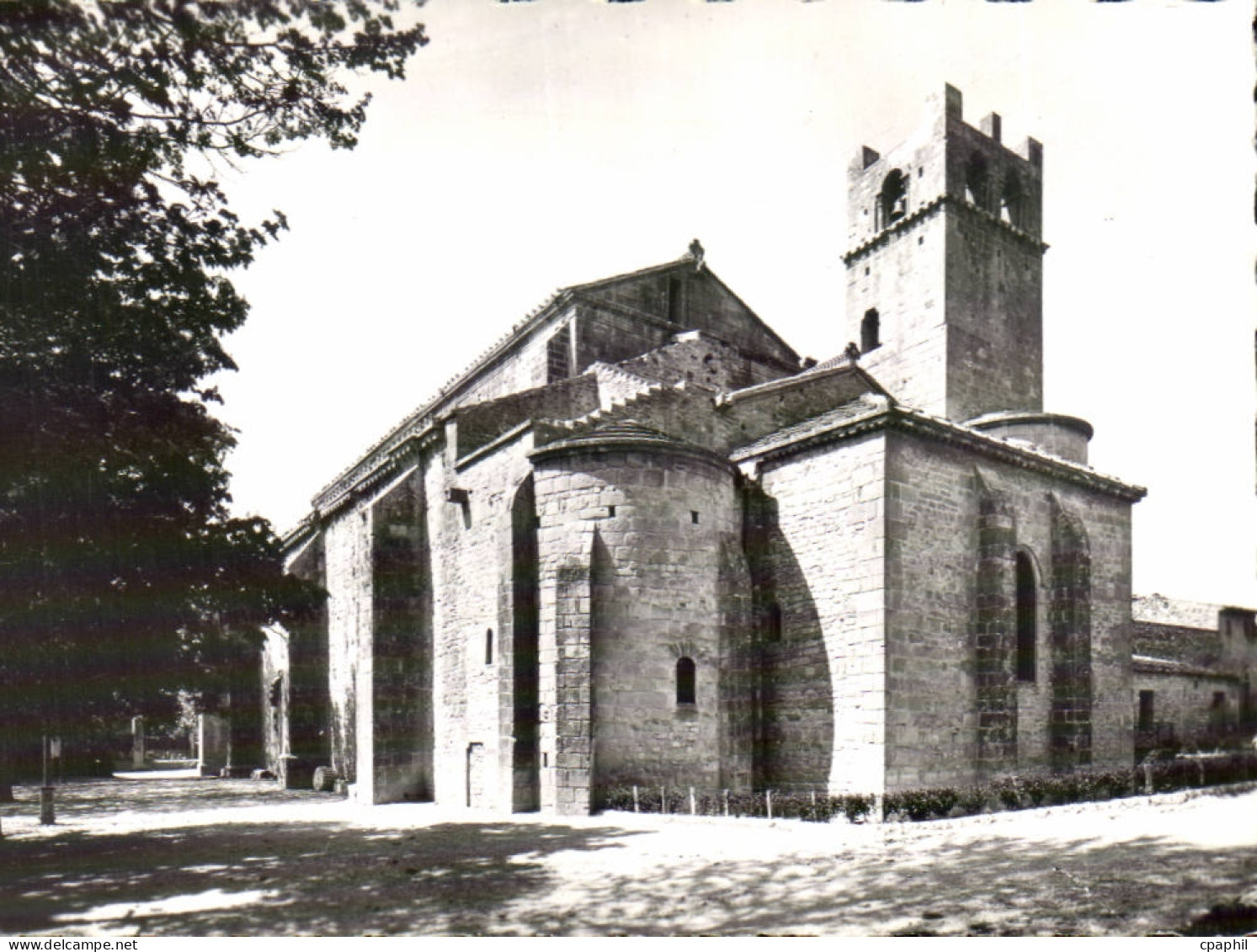 CPSM Vaison la Romaine La cathedrale Notre Dame