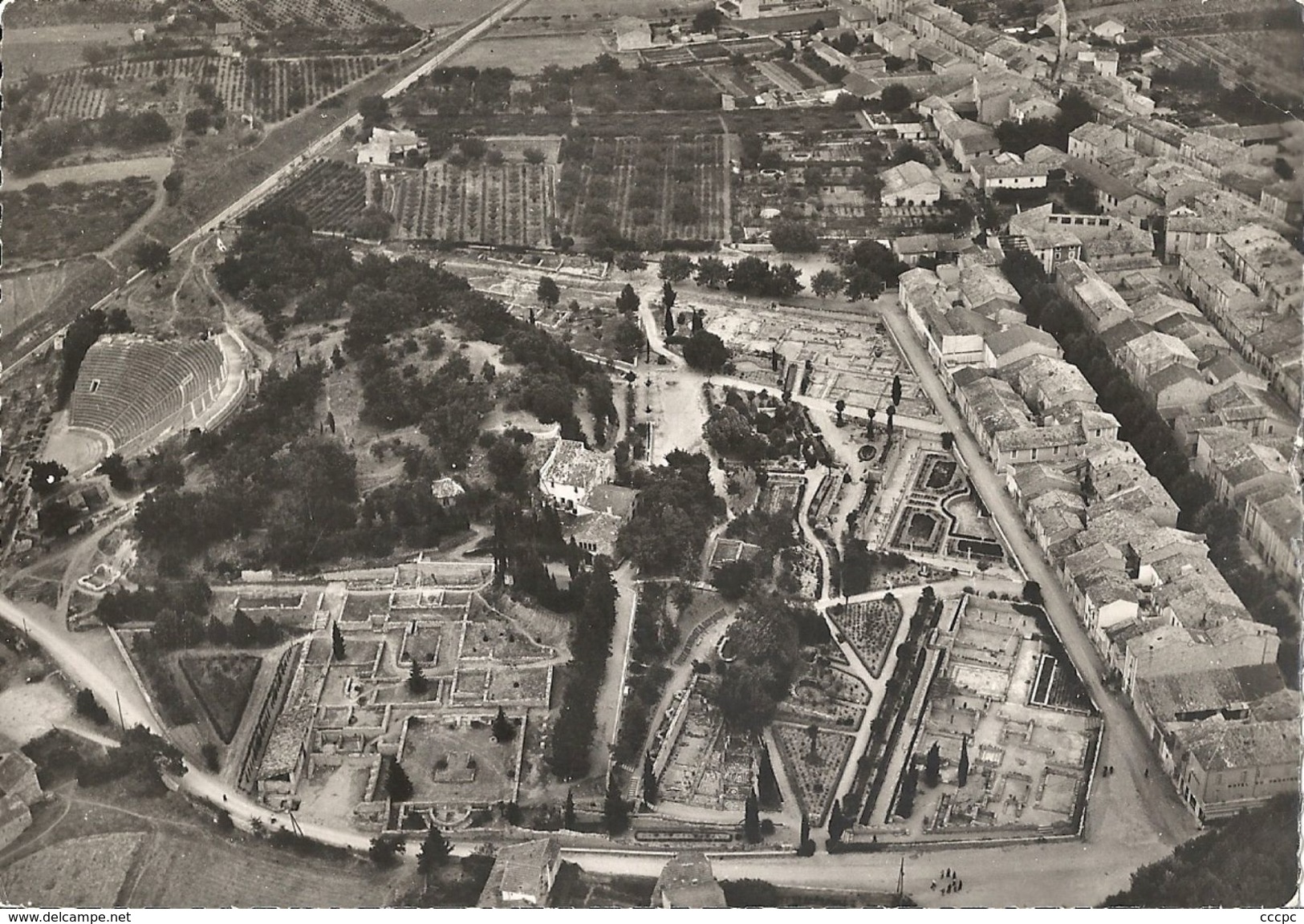 CPSM Vaison-la-Romaine vue aérienne sur la ville