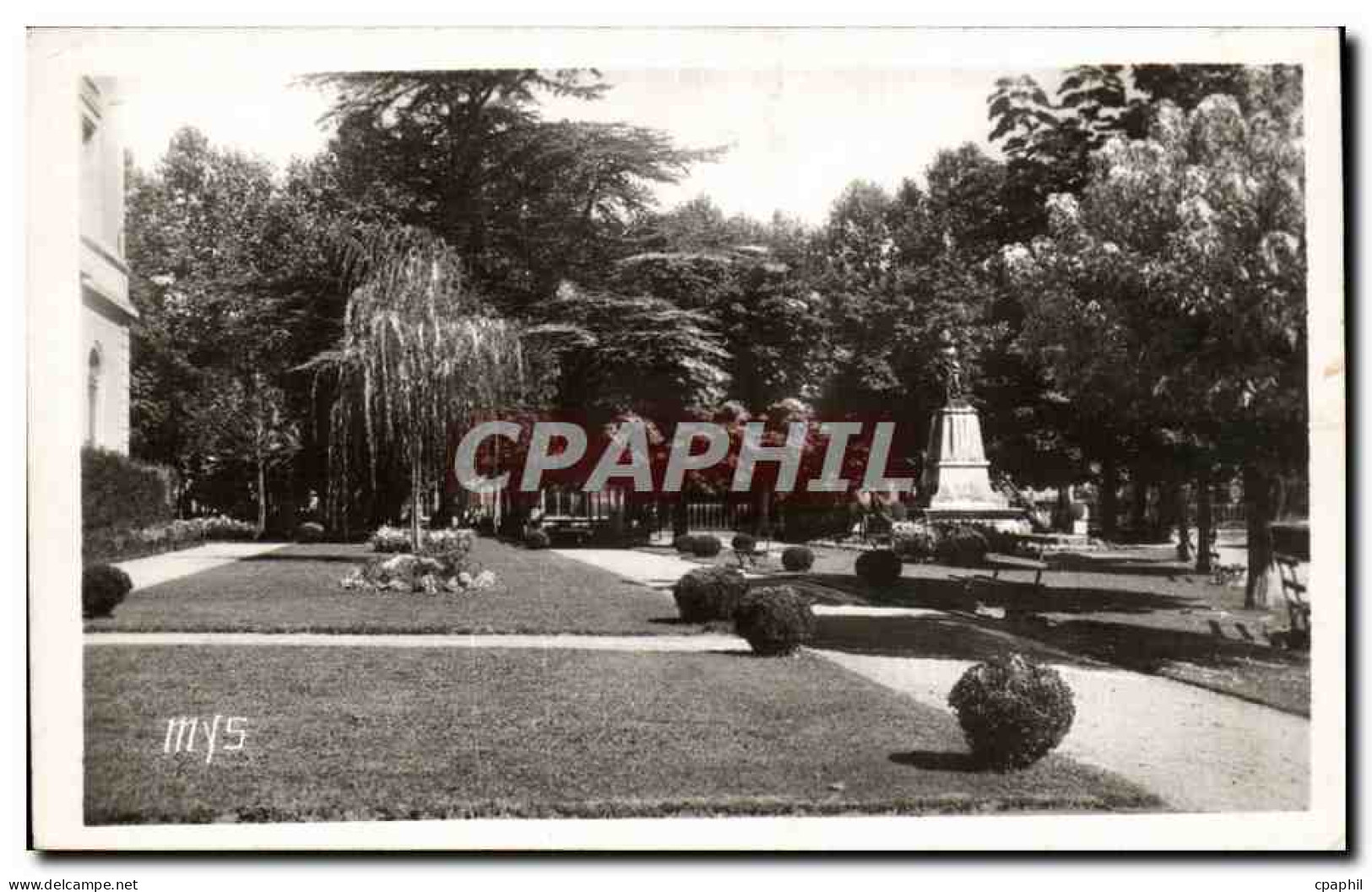 CPSM Villefranche de Rouergue Le jardin public