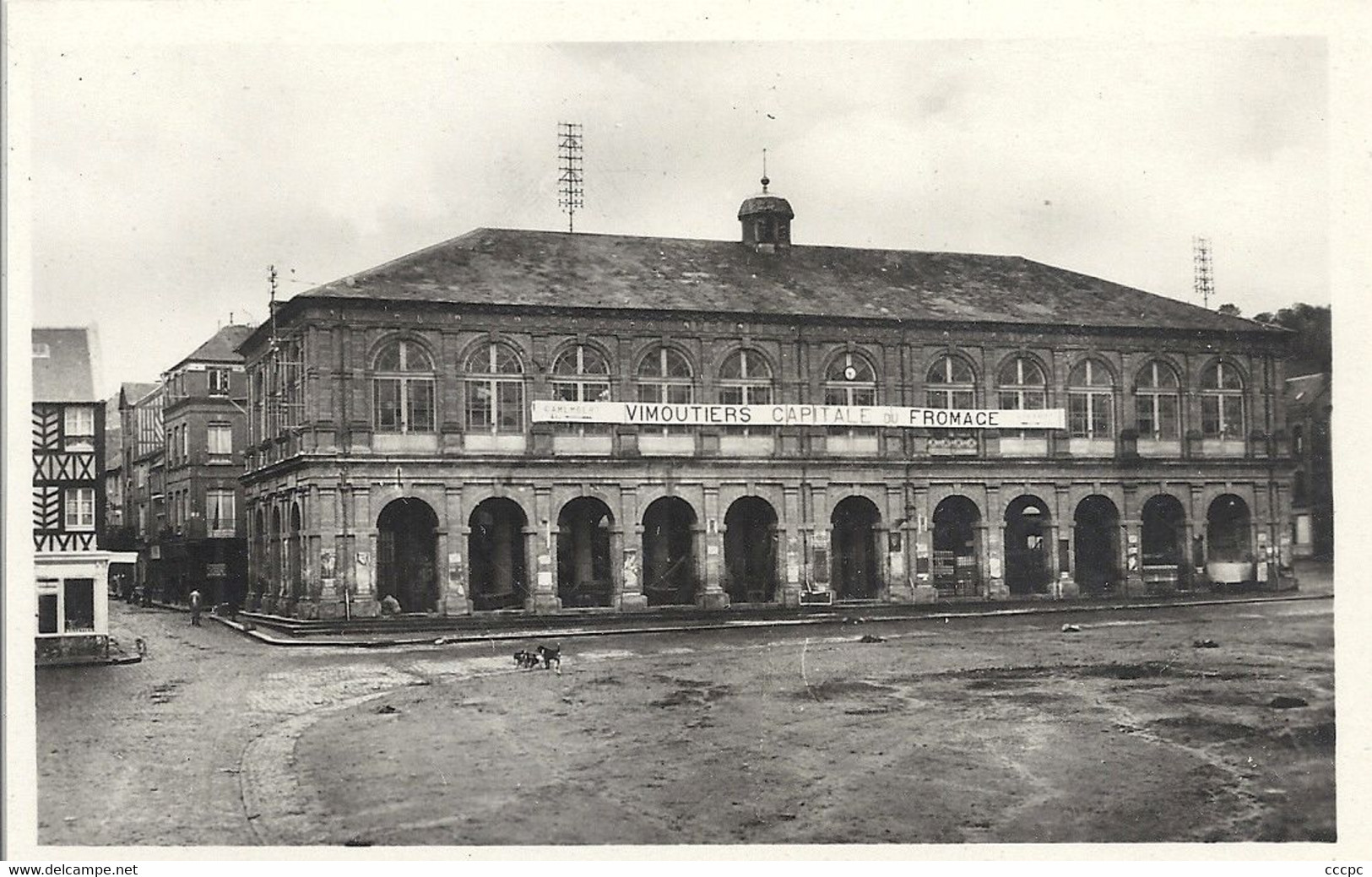 CPSM Vimoutiers La Halle au Beurre