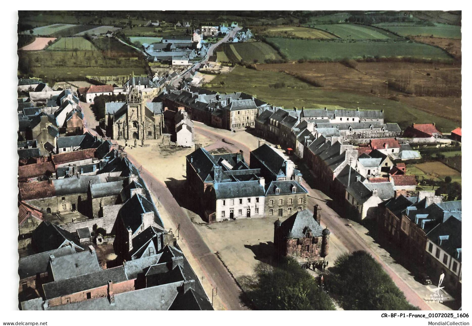 CR-BFP1-0804-29 - GUERLESQUIN - Le centre