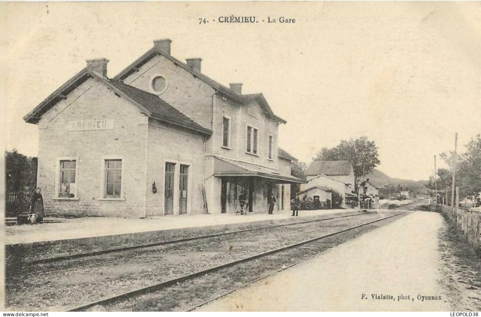 Crémieu La Gare