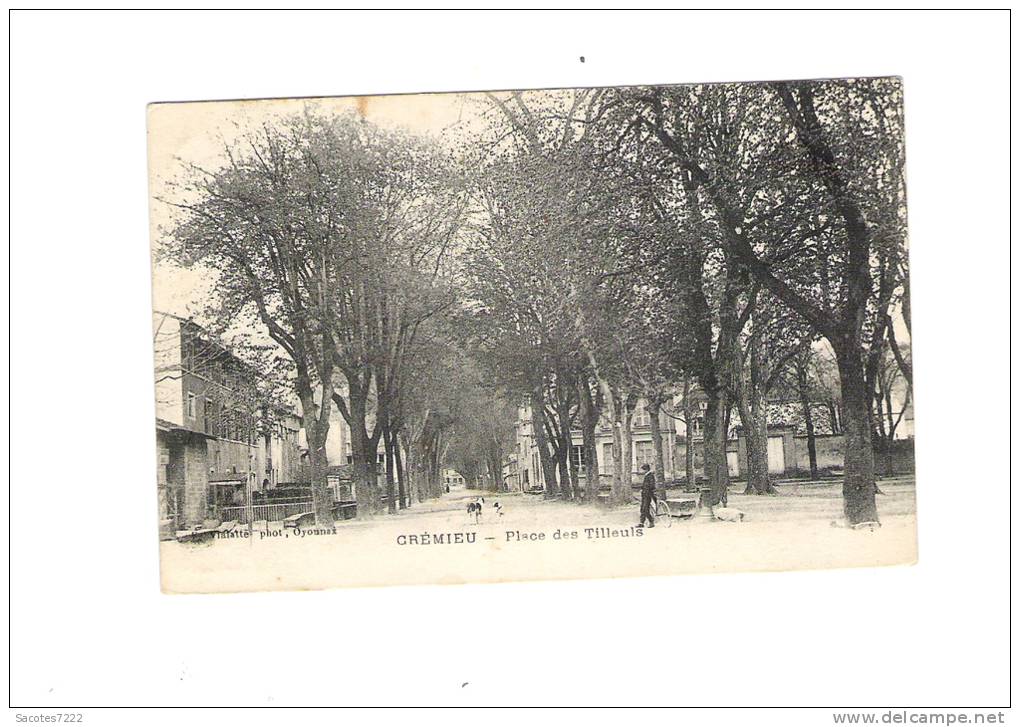 CREMIEU -  Place des Tilleuls -
