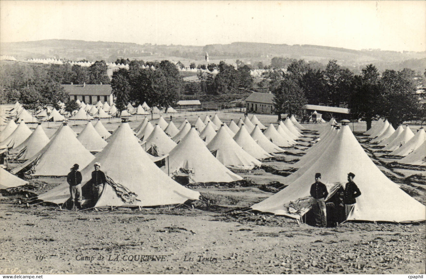 Creuse CPA La Courtine les tentes (militaria)