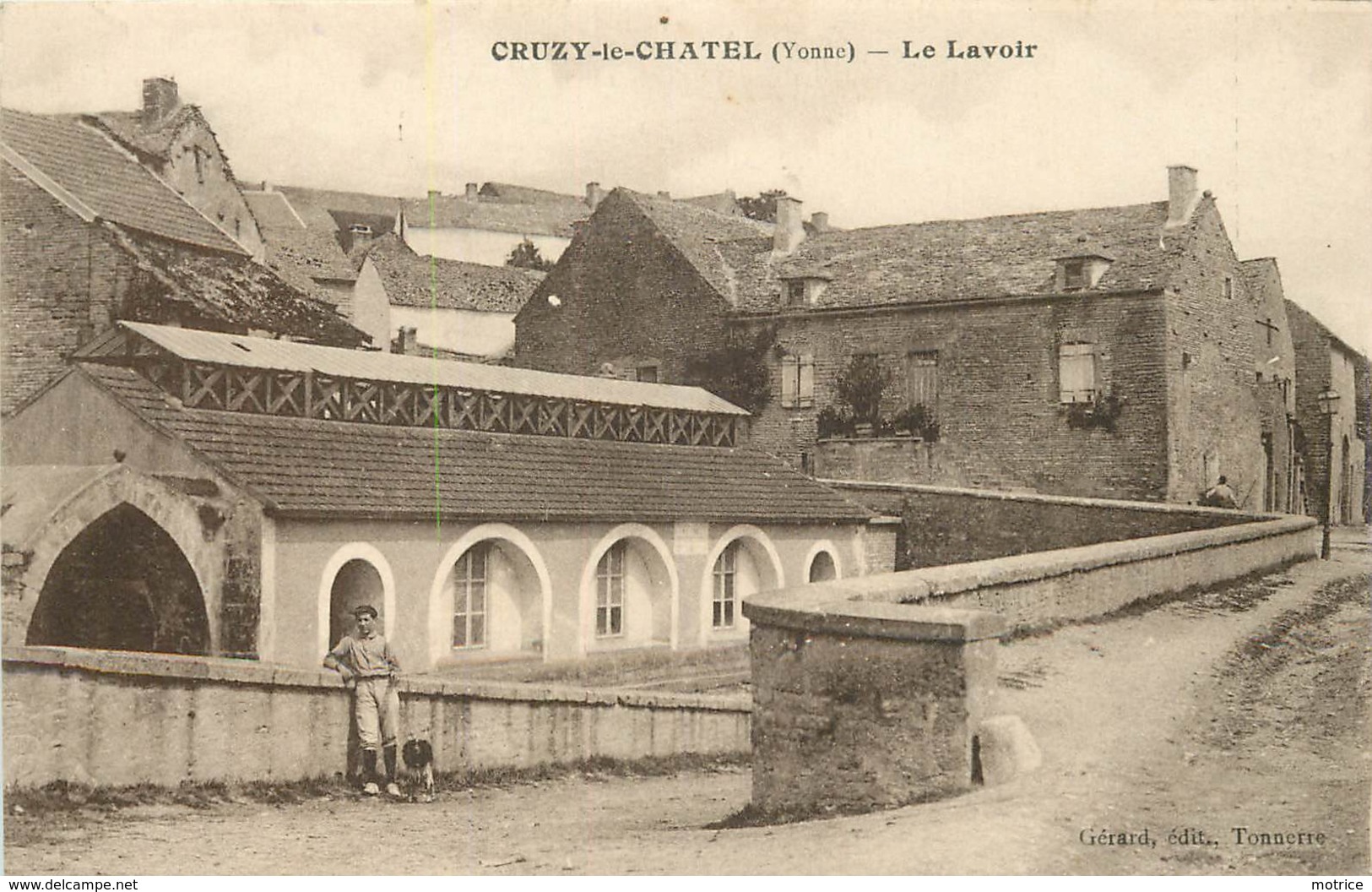 CRUZY LE CHATEL - le Lavoir.