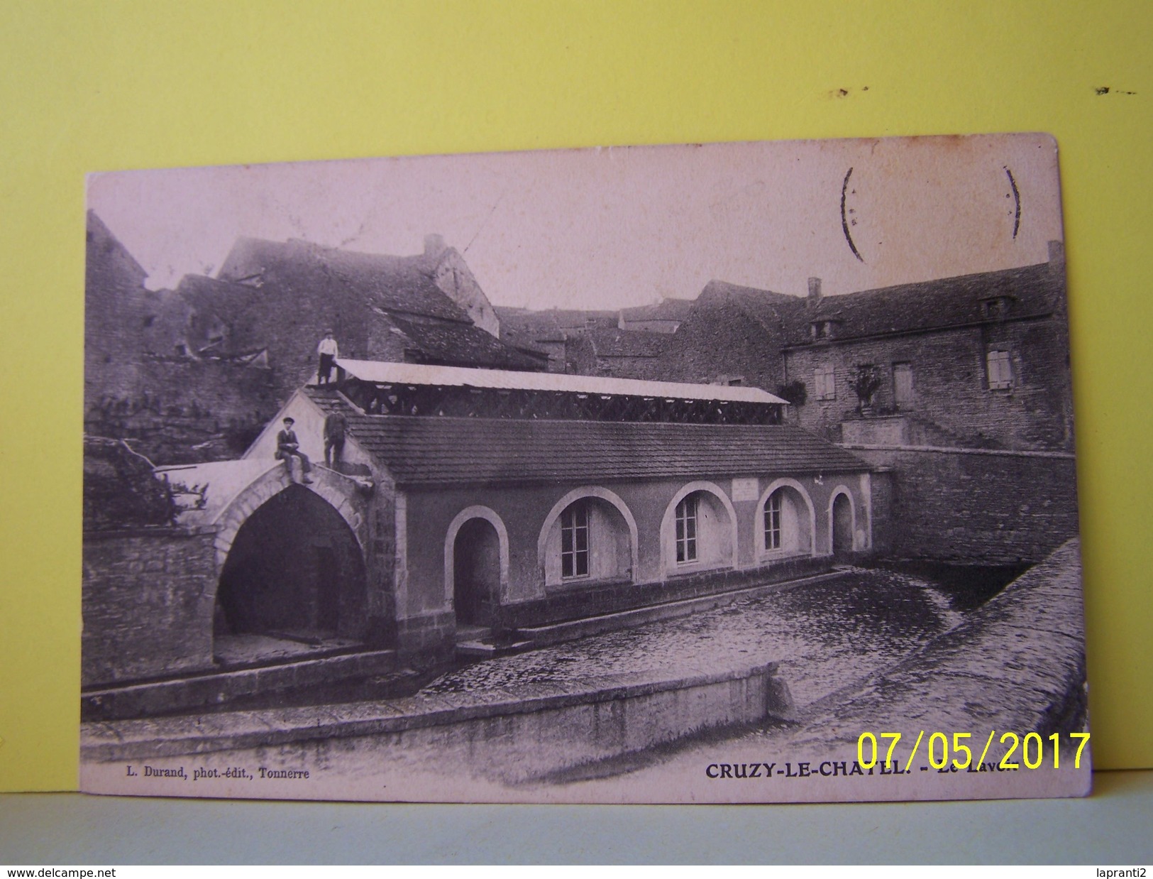 CRUZY-LE-CHATEL (YONNE) LE LAVOIR.
