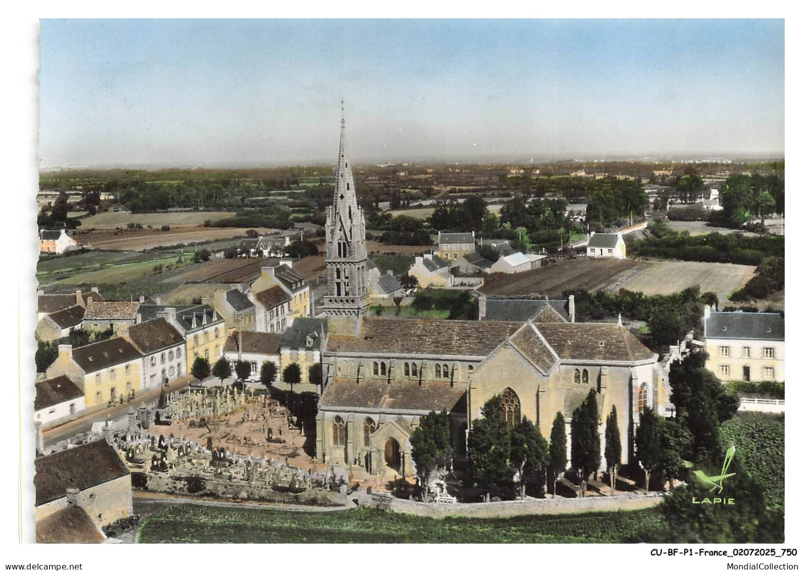 CU-BFP1-0376-29 - PLOBANNALEC - En avion au-dessus - L'église saint-alourd
