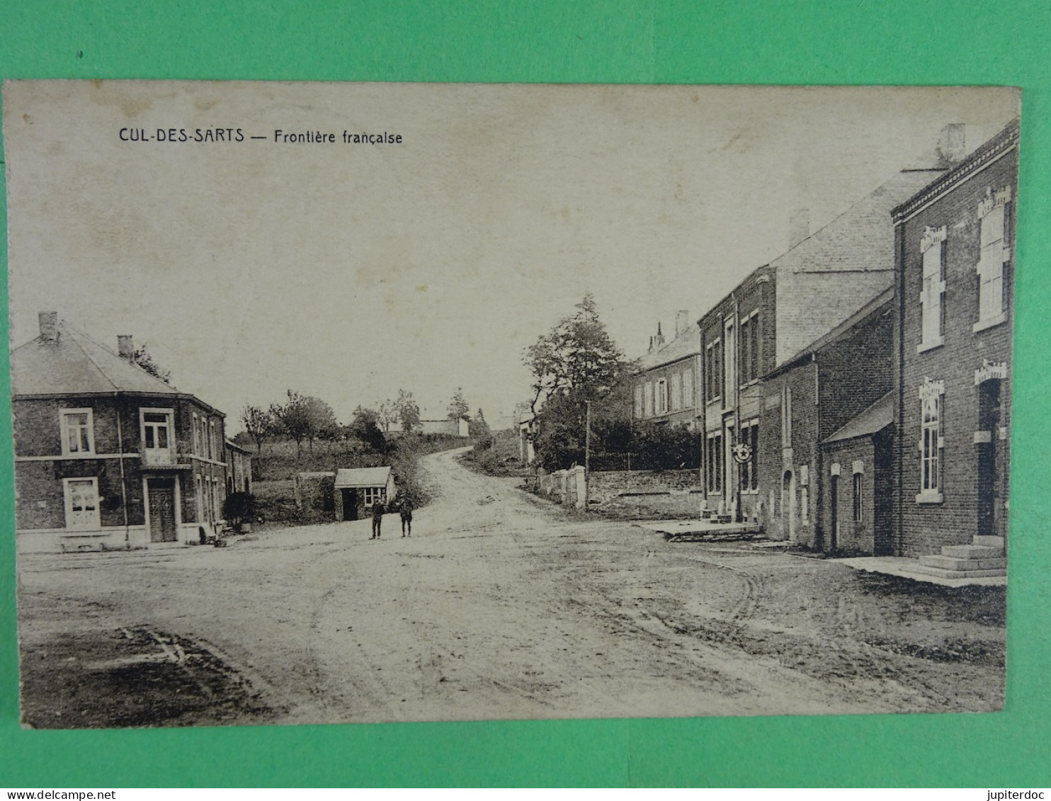 Cul-des-Sarts Frontière française