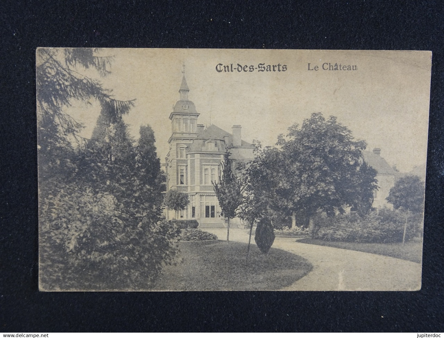 Cul-des-Sarts Le Château