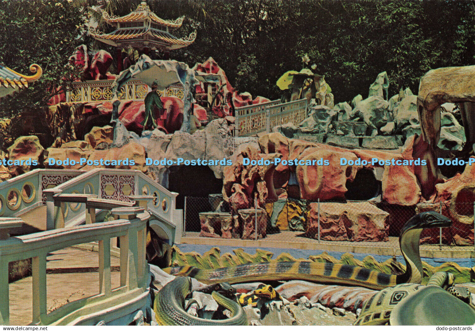 D100316 Haw Par Villa. Singapore. Garden. S. W. Singapore