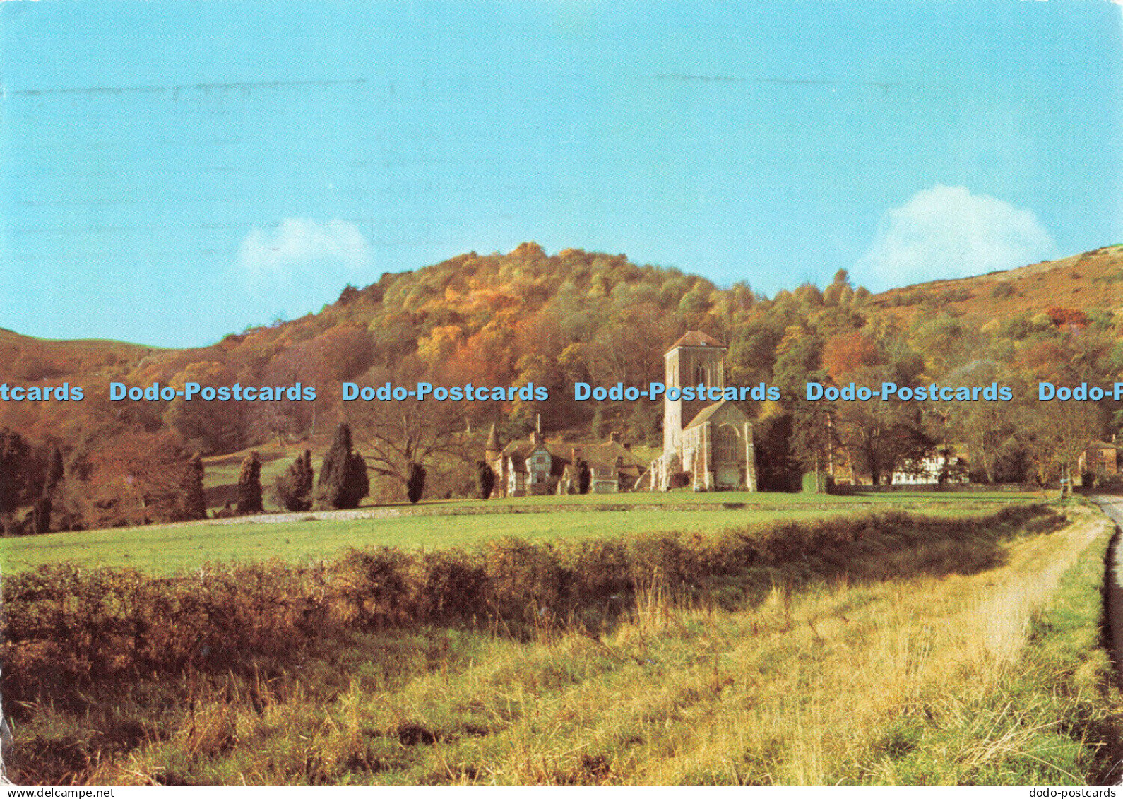 D117438 Little Malvern Priory Church and Little Malvern Court. Beneath wooded Wy