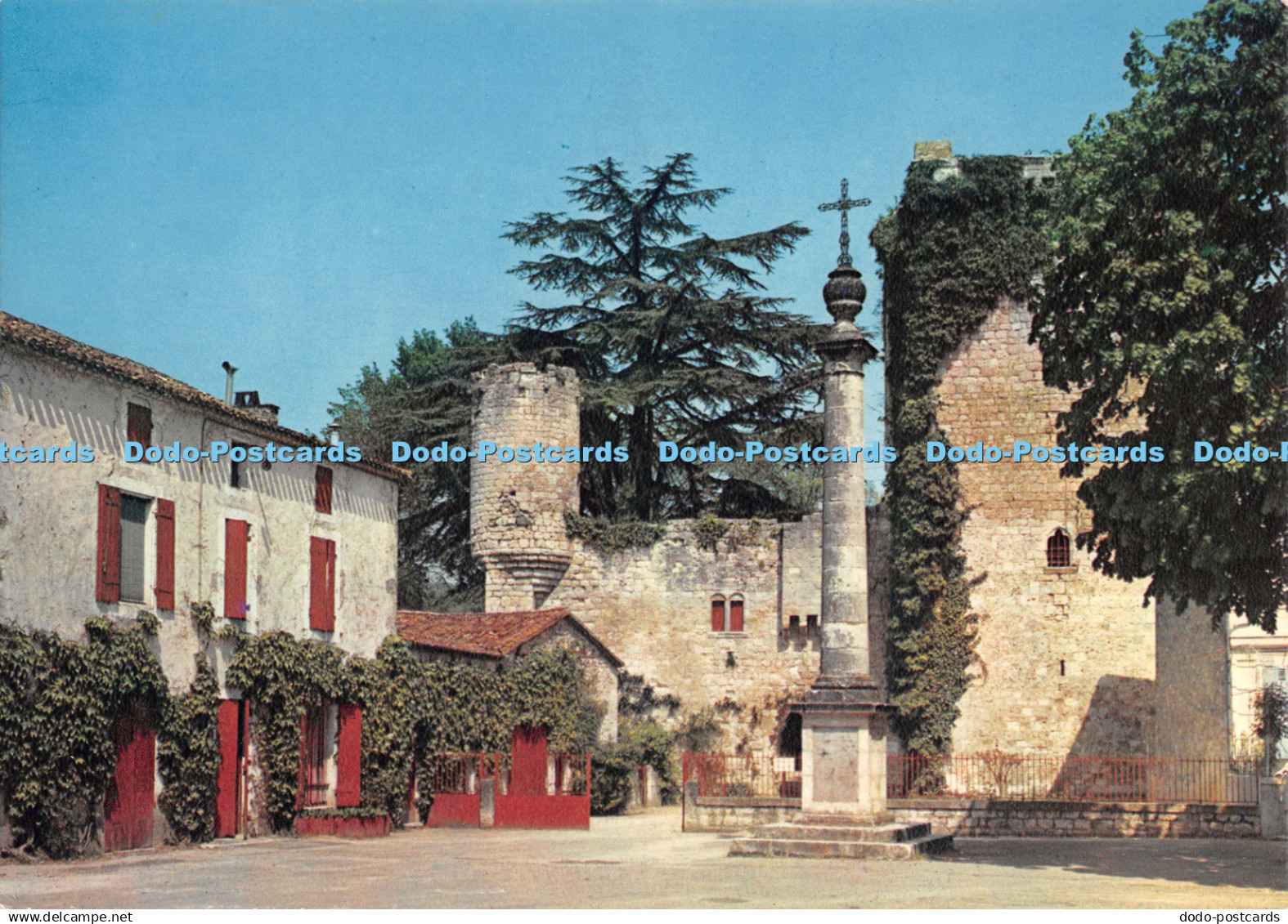 D120132 10 Eymet Dordogne Le chateau Gabier Artaud