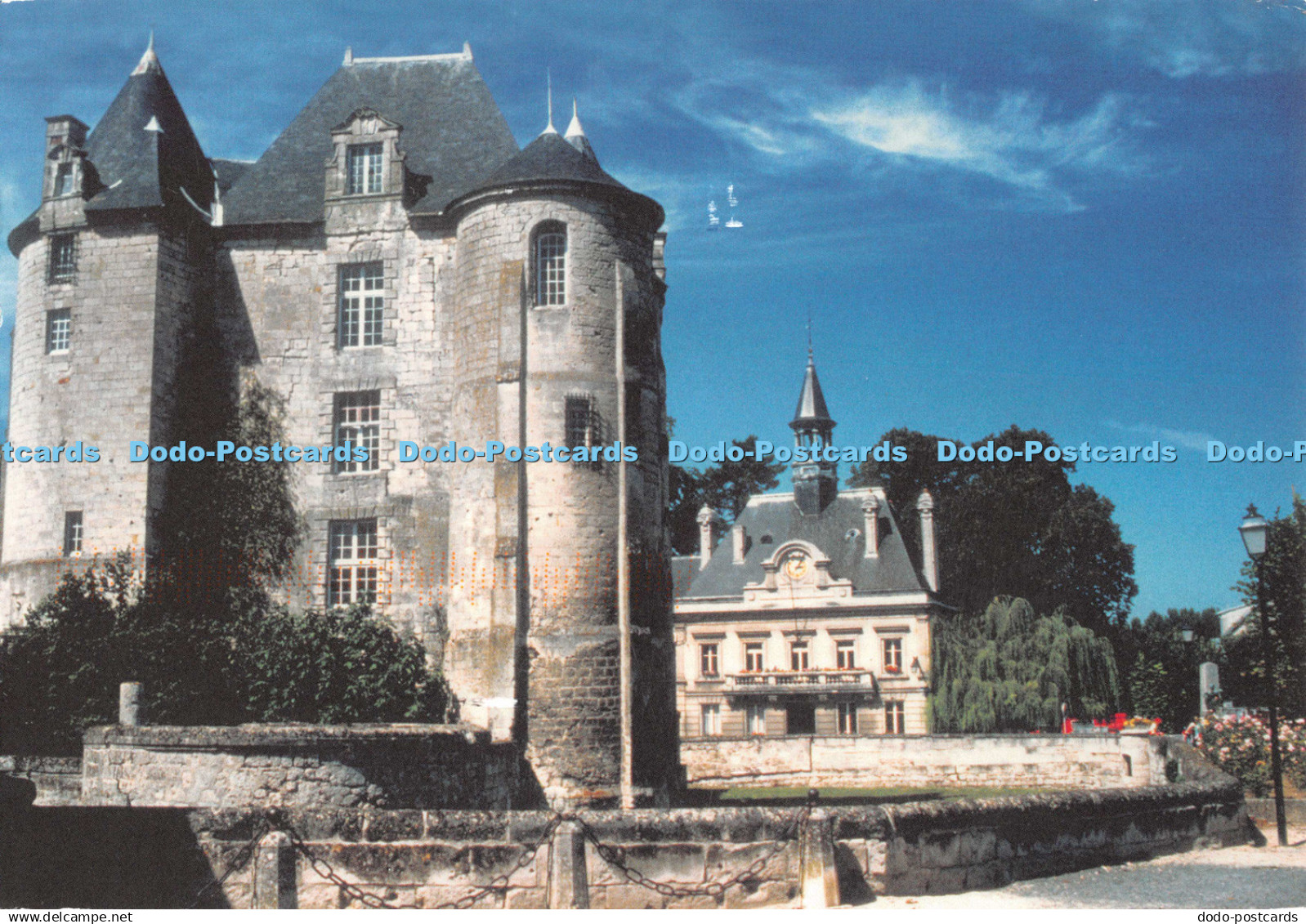 D134265 Le Chateau Vic Sur Aisne France Danquigny