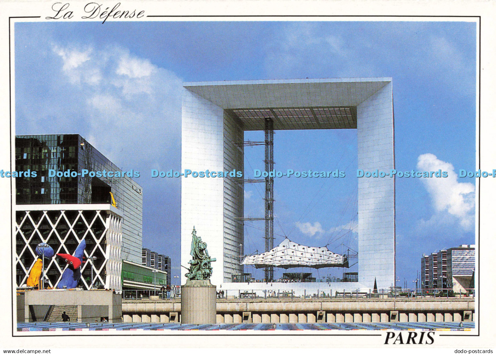 D136190 Paris La Defense Globe Lyna Pierre Deneufchatel