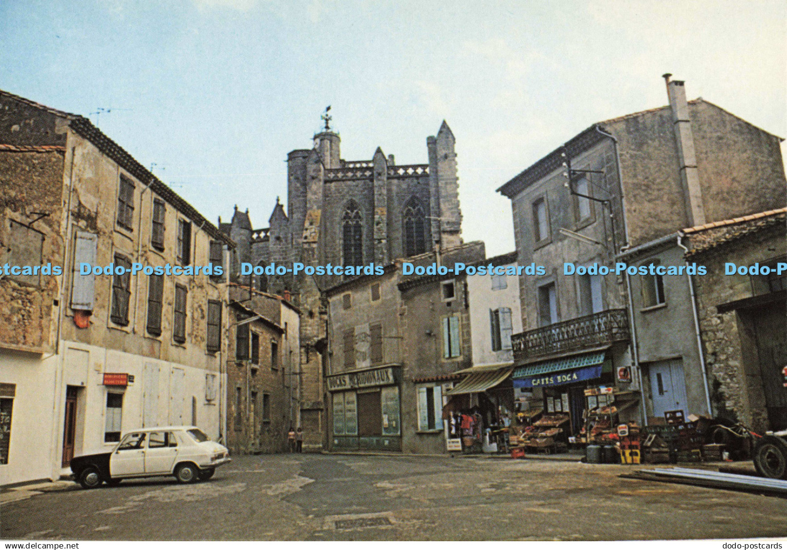 D139373 988 Capestang 34310 Place de la Revolution Editions du Vieux Port H Moir