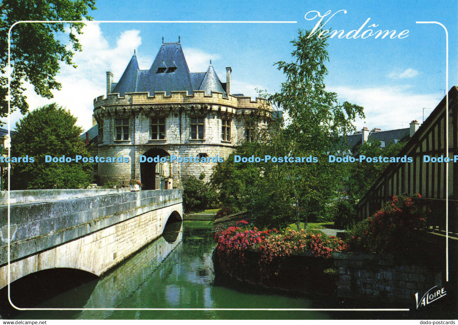 D140352 Vendome La Vallee du Loir Vendome Loir et Cher Le pont sur le Loir et la