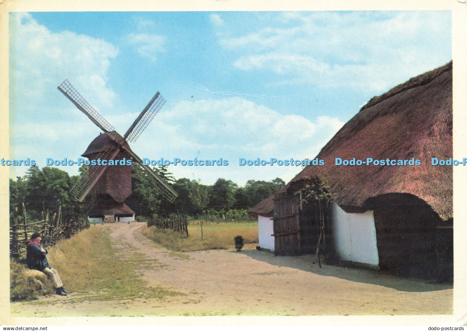 D200103 Standerdmolen uit Mol Millegem en Schuurtje uit Mol Sluis Domein Bokrijk