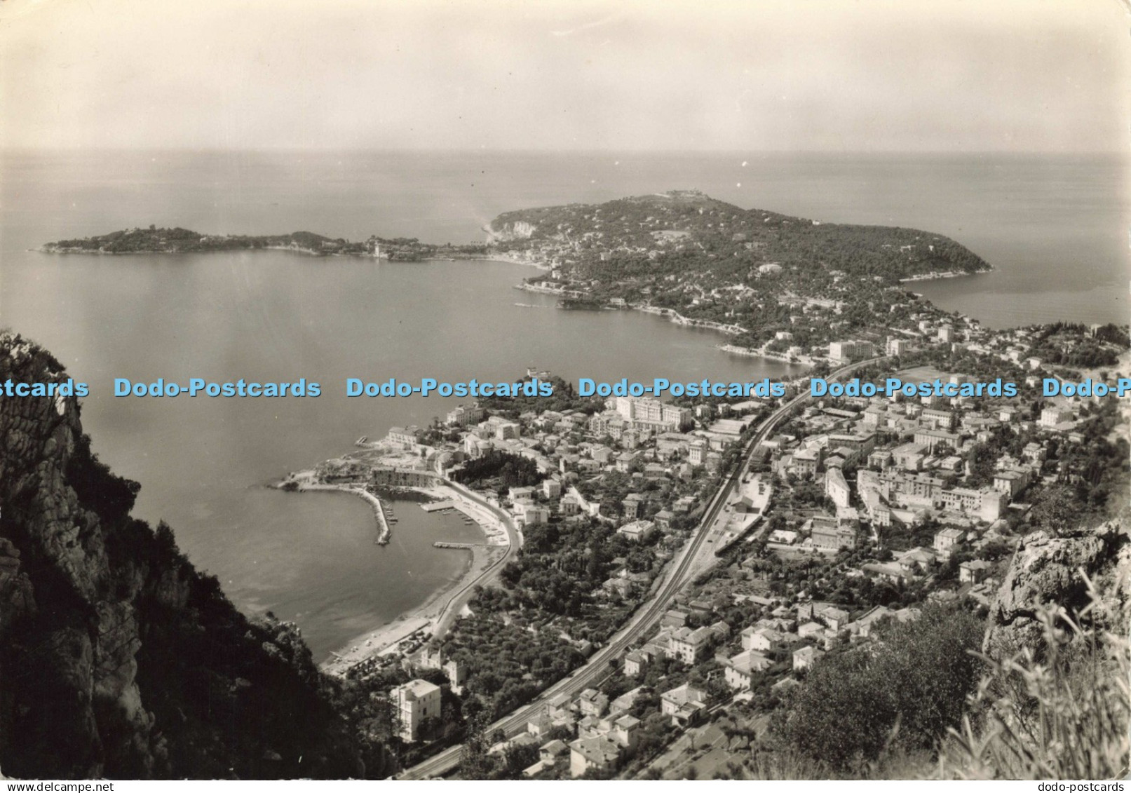 D202142 La Cote d Azur Beaulieu Saint Jean Cap Ferrat L Gilletta