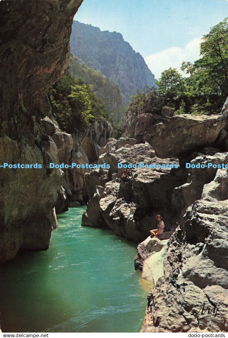 D205085 Les Gorges Pittoresque du Verdon Au Fond des Gorges le Defile du Styx Ta