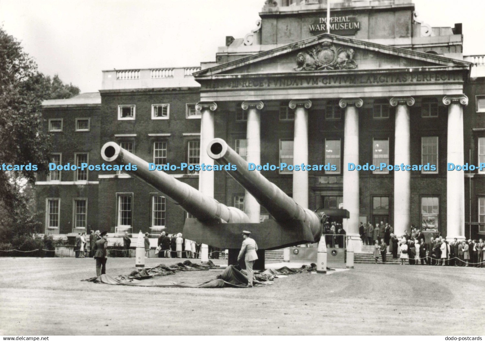 D219218 Imperial War Museum 15 inch Guns From the Battleship Ramillies and Resol