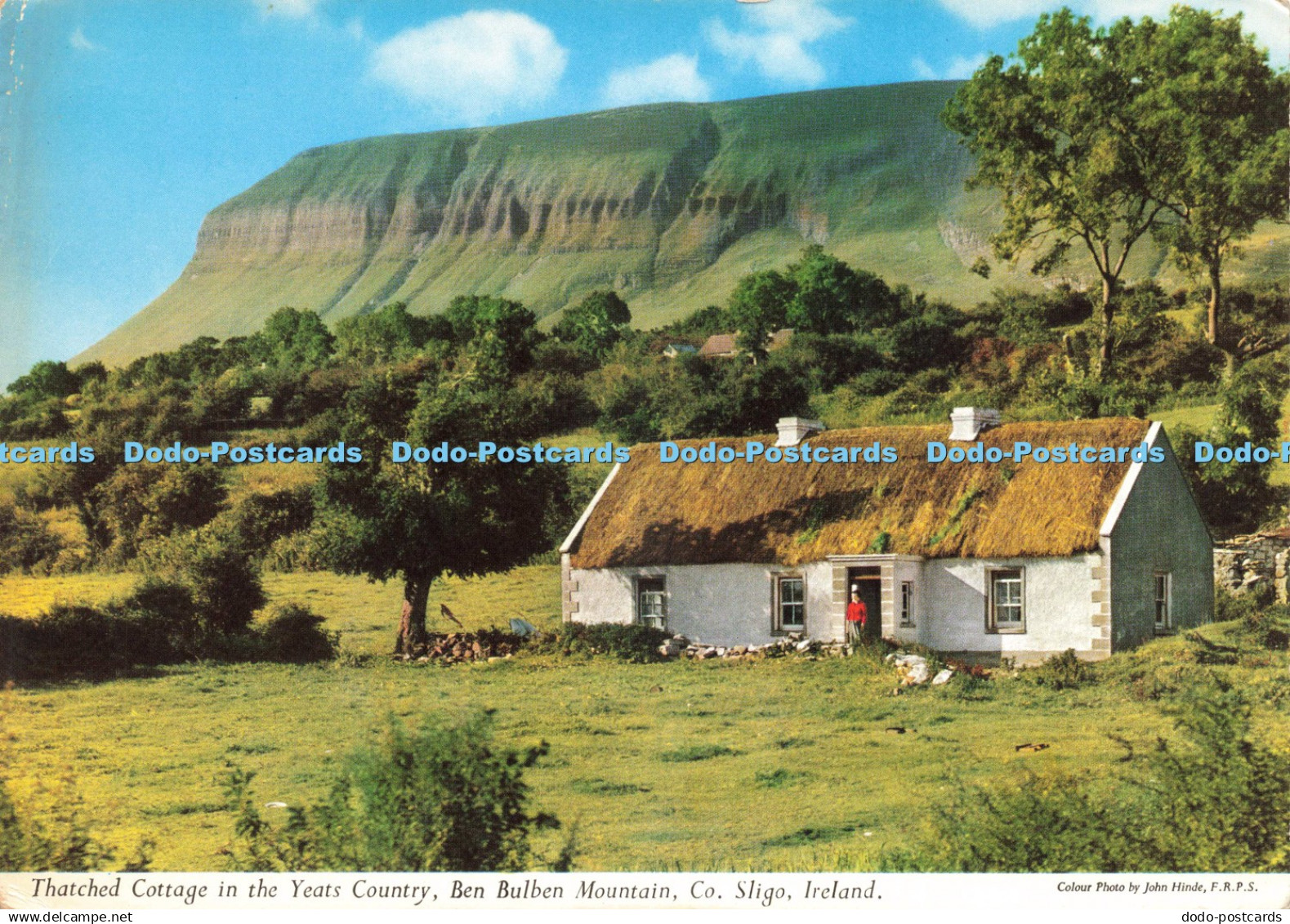 D226472 Ireland Co Sligo Ben Bulben Mountain Thatched Cottage in the Yeats Count