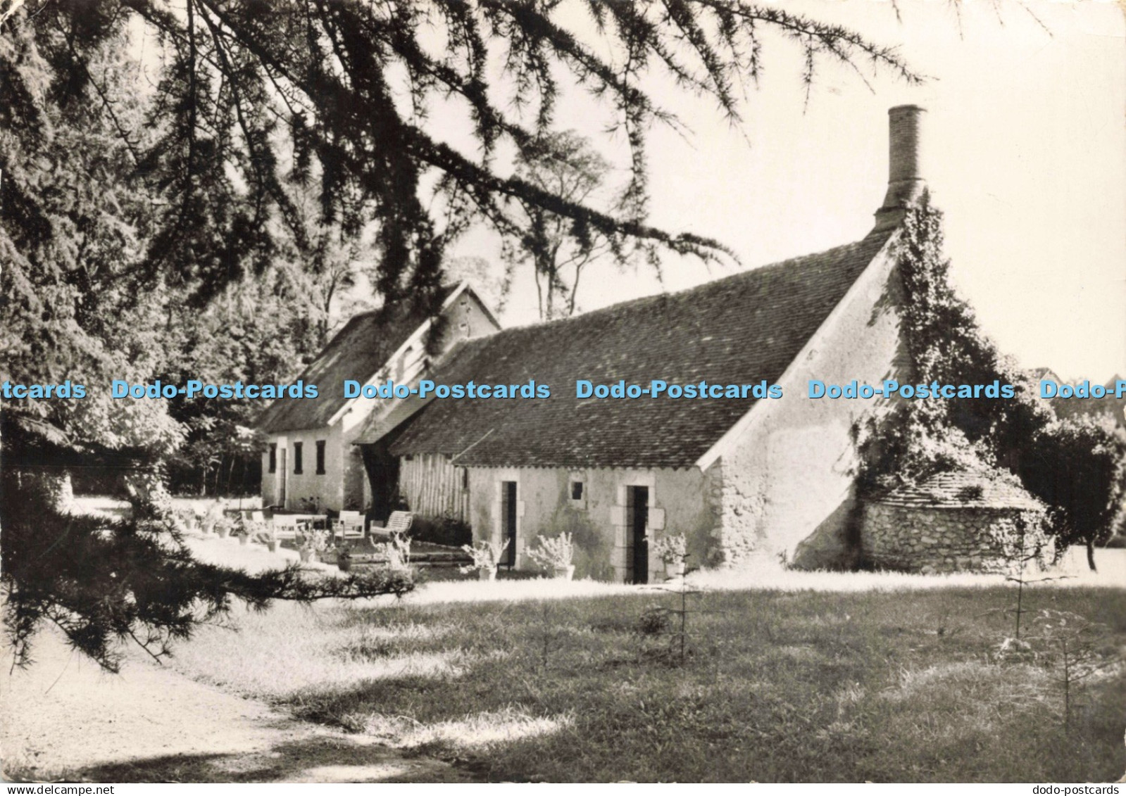 D231461 Cour Cheverny La Cheminee Ronde Peter Davenport 1970