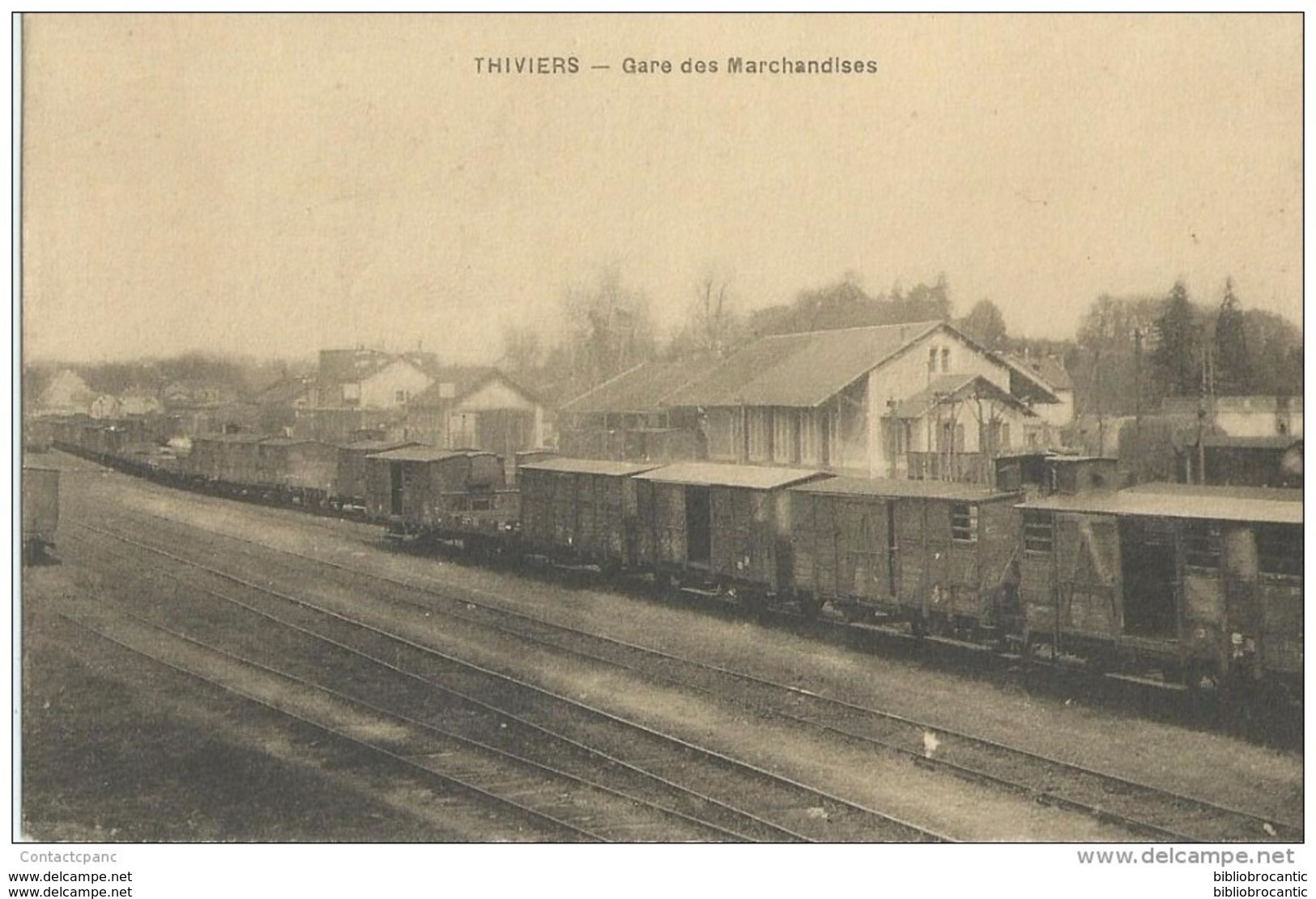 D24 - THIVIERS - VUE SUR LA LA GARE DES MARCHANDISES