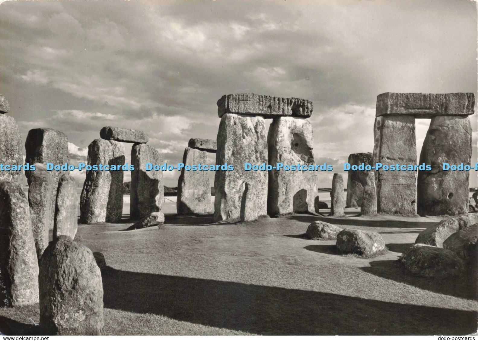 D241358 Stonehenge Wiltshire Trilithons Crown