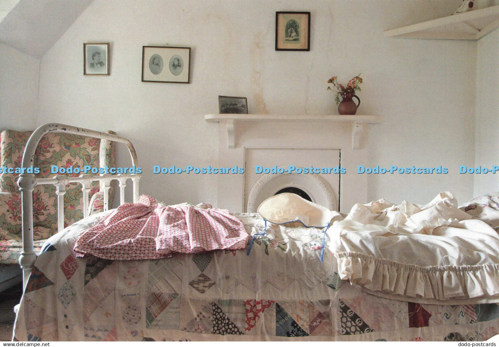 D241983 Dorset Hardy Birthplace Bedroom at Hardy Birthplace Dorset National Trus