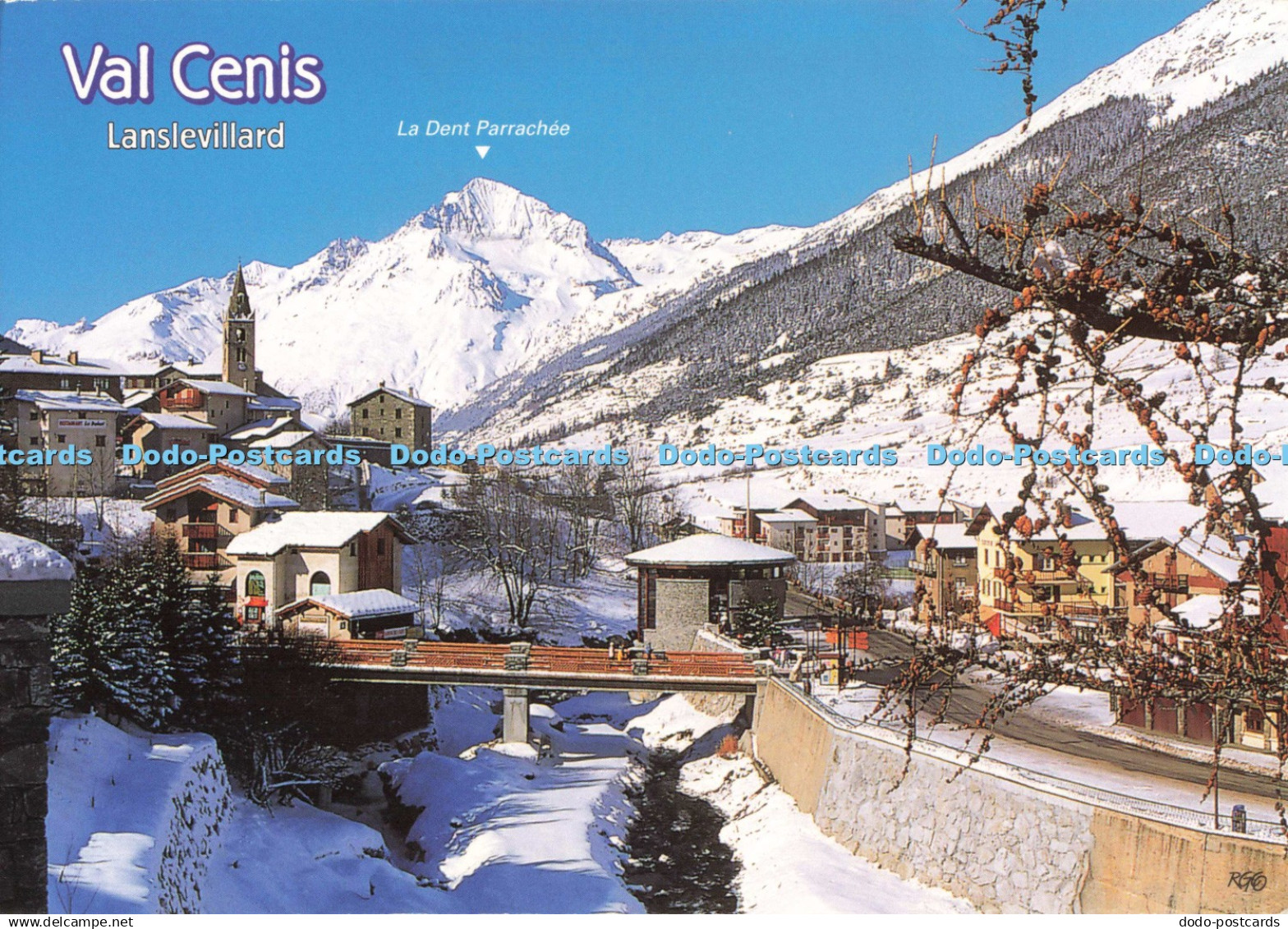 D247045 Val Cenis Lanslevillard Le Centre du Village l Eglise Face a la Dent Par